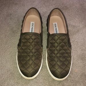 Steve Madden Quilted Slides